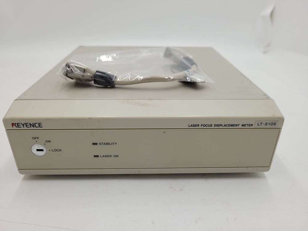 KEYENCE LT-8106 LASER FOCUS DISPLACEMENT METER