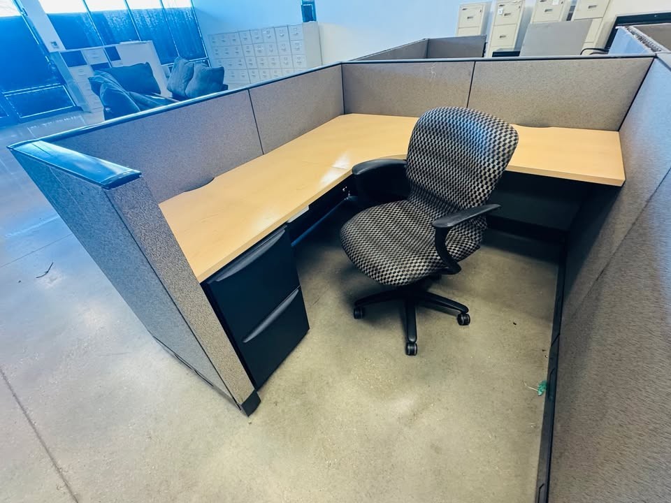Haworth Cubicle Workstations 42" High