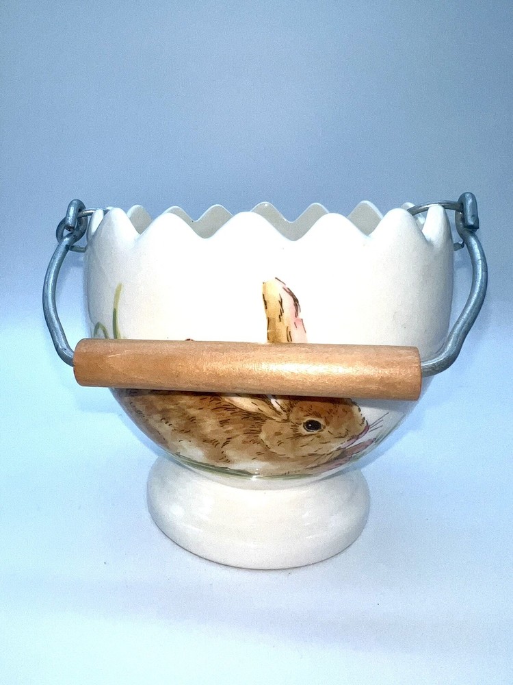 Maxcera Easter bunny rabbit ceramic bucket basket 5" tall with wood handle GUC