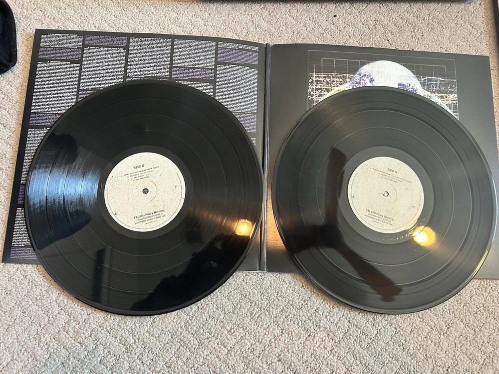 Record Player + 7 Vinyl Records + Cleaning Kit. See Description