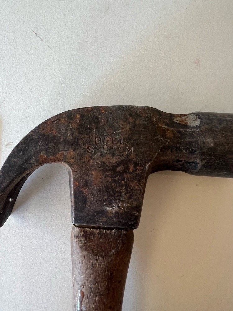 VINTAGE STANLEY BELL SYSTEM CURVED CLAW HAMMER; 8 sided handle