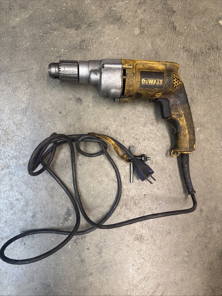 Dewalt DW245 Corded Drill 1/2in  TESTED POWERS ON WORKS, Includes Key