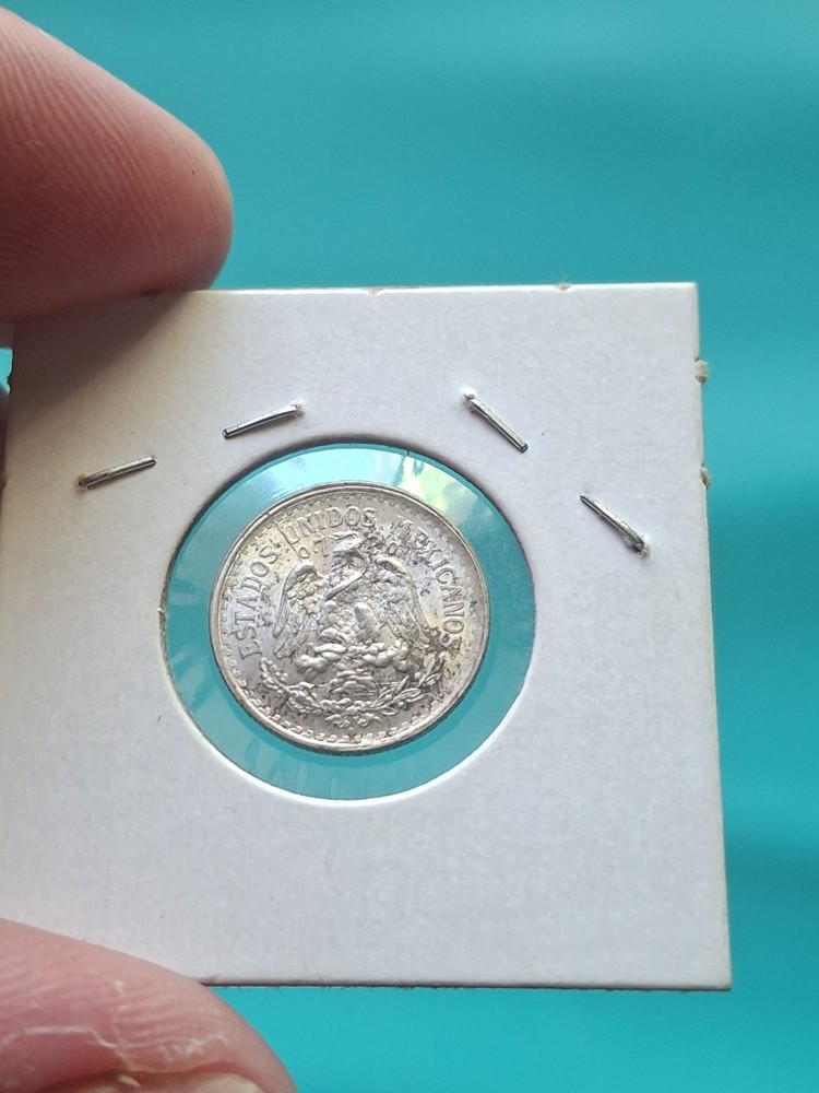 Unc Uncirculated 1933 Mexico Centavos Silver Coin