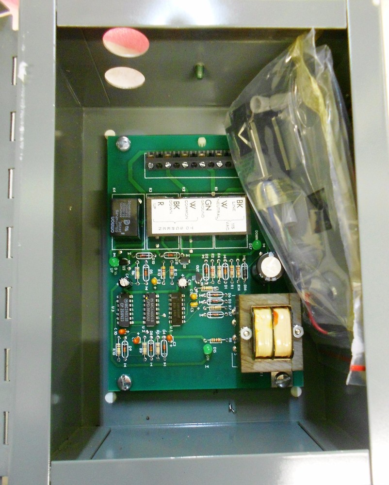 DA-LITE ONE BUTTON LOW-VOLTAGE CONTROL SYSTEM LVC-3 5 AMP VOLTS 115 HZ60