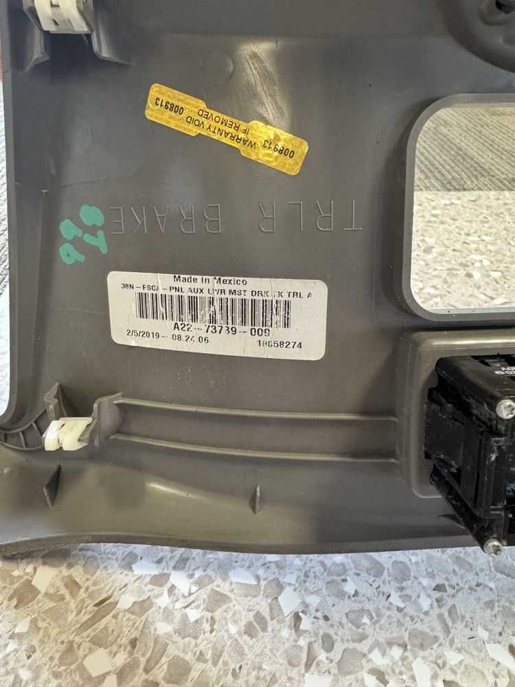 A22-73789-009 FREIGHTLINER CASCADIA 126 DASH PANEL