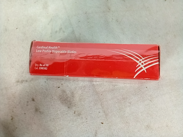 Cardinal health low profile disposable blades
