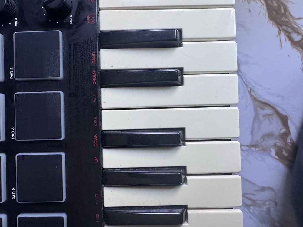 Akai MPK mini Controller