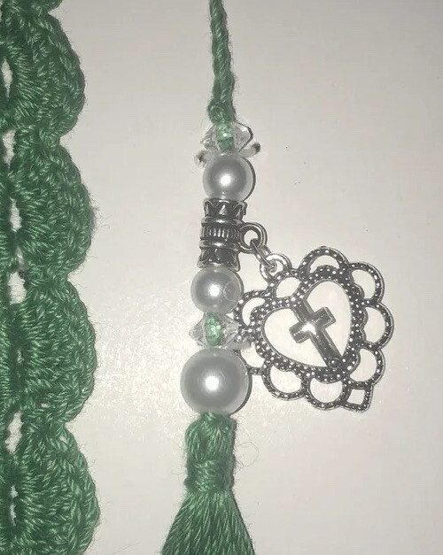Crocheted Scallop bookmark