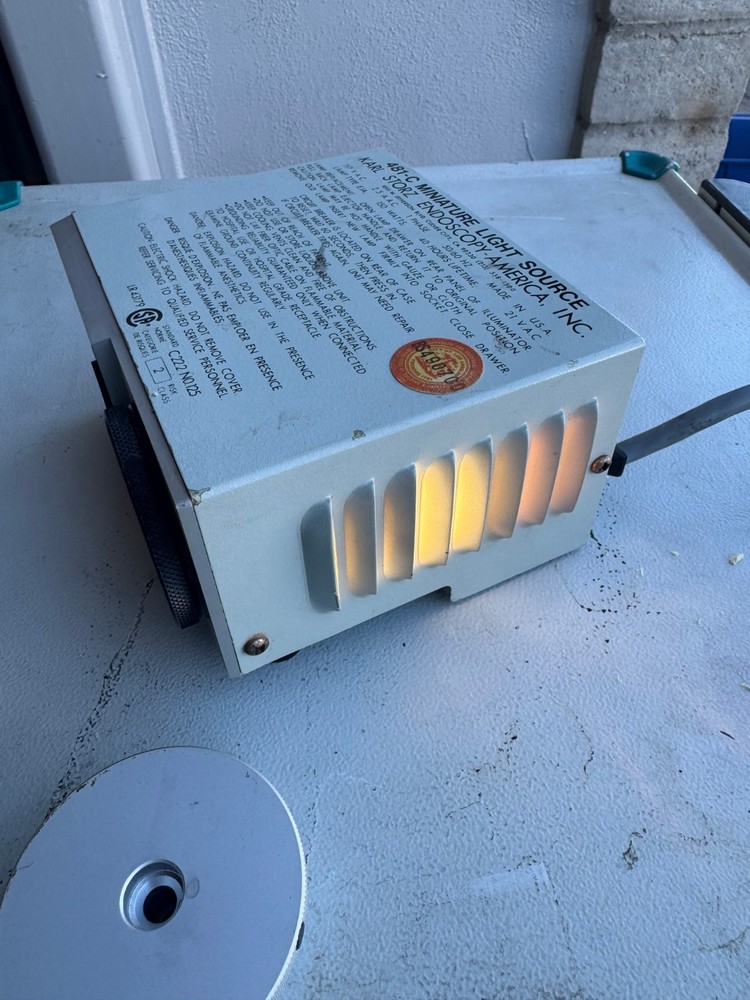 Karl Storz 481C Miniature Light Source