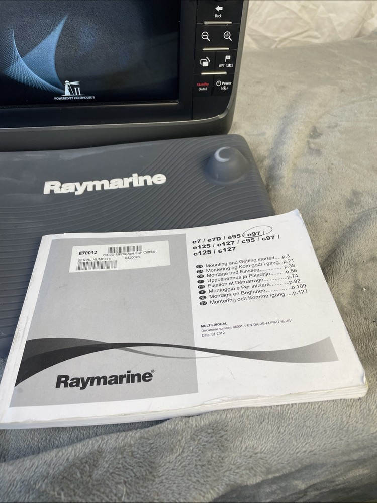 Raymarine c95 GPS Chartplotter Multifunction Display E70012 With Suncover