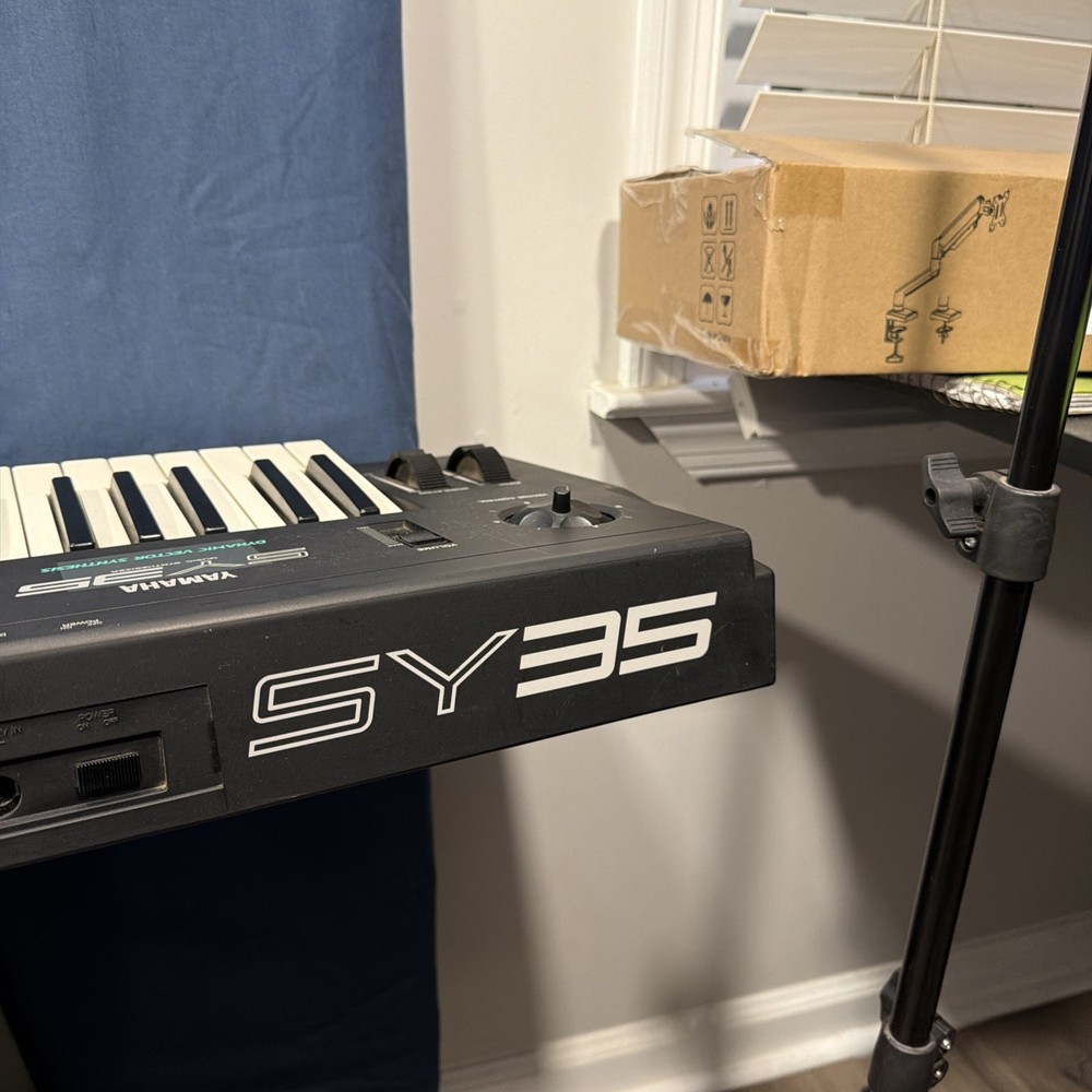 Yamaha SY35 Digital Synthesizer Vector Synthesis
