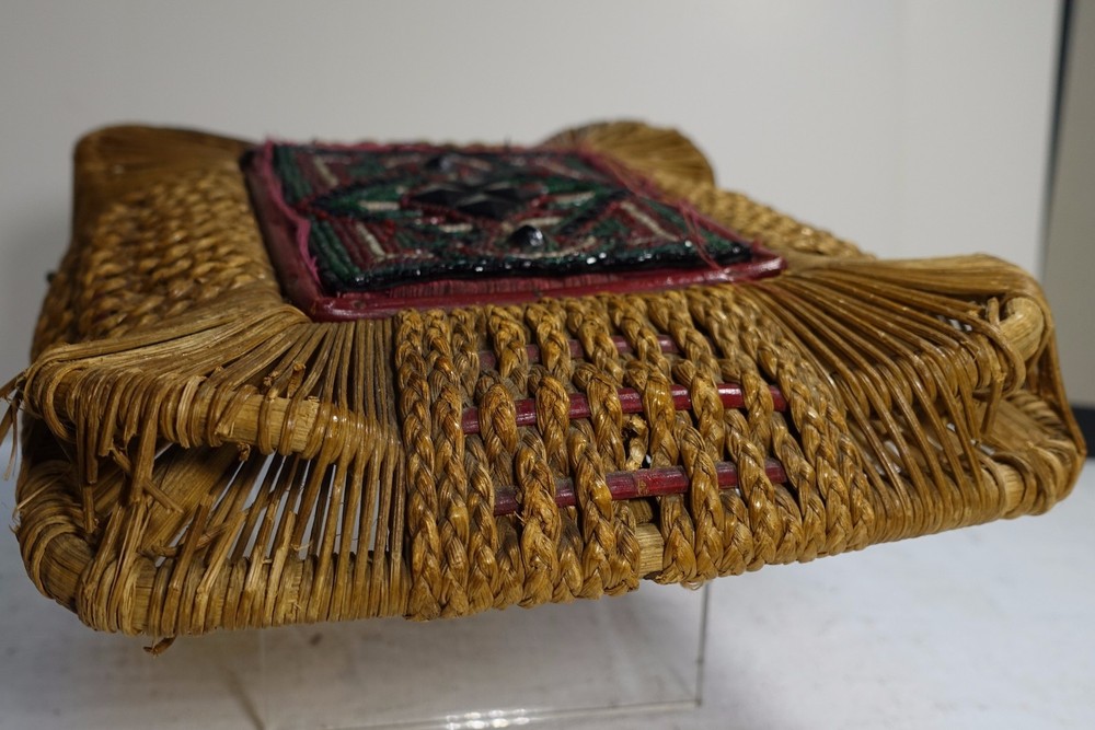 xbb213 ANTIQUE BASKET TOP with ETHNIC BEADWORK, top only