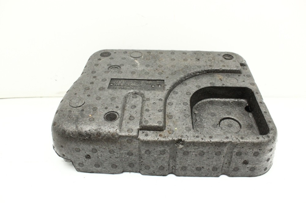 2007 - 2015 MINI COOPER TOOL COMPARTMENT W/ FLOOR JACK PULLER TOW HOOK B1090