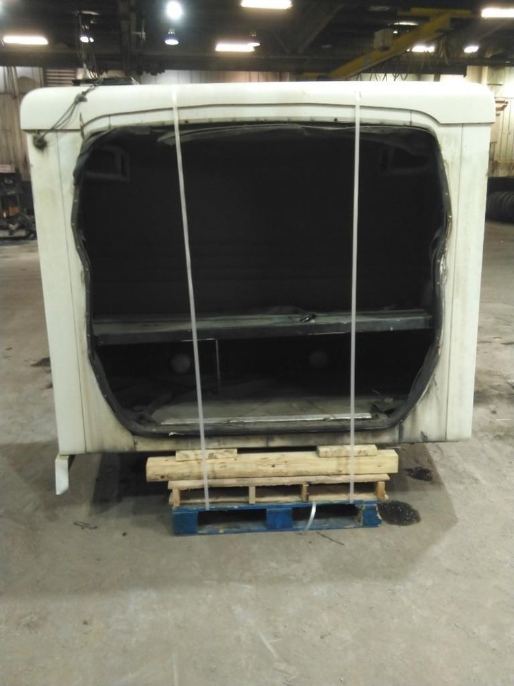 Replaces 2002 STERLING A9500 SLEEPER , OH