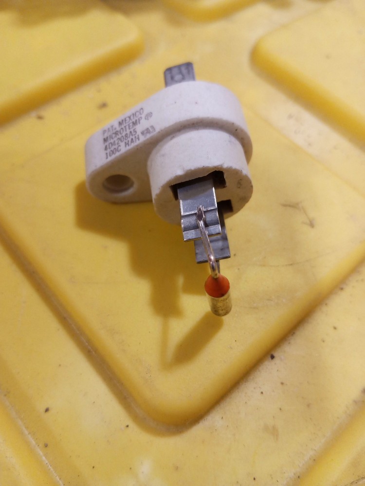 Micro temp thermal fuse 100C 4d4208A5