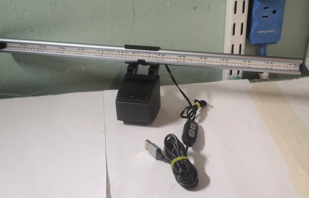 LOFTER Computer Monitor Screen Light Bar e-Reading Lamp USB Powered Adjust Color