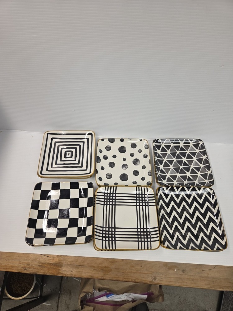 7"-Over and back Appetizer Square Plates Set Of 6 Stack Black& White