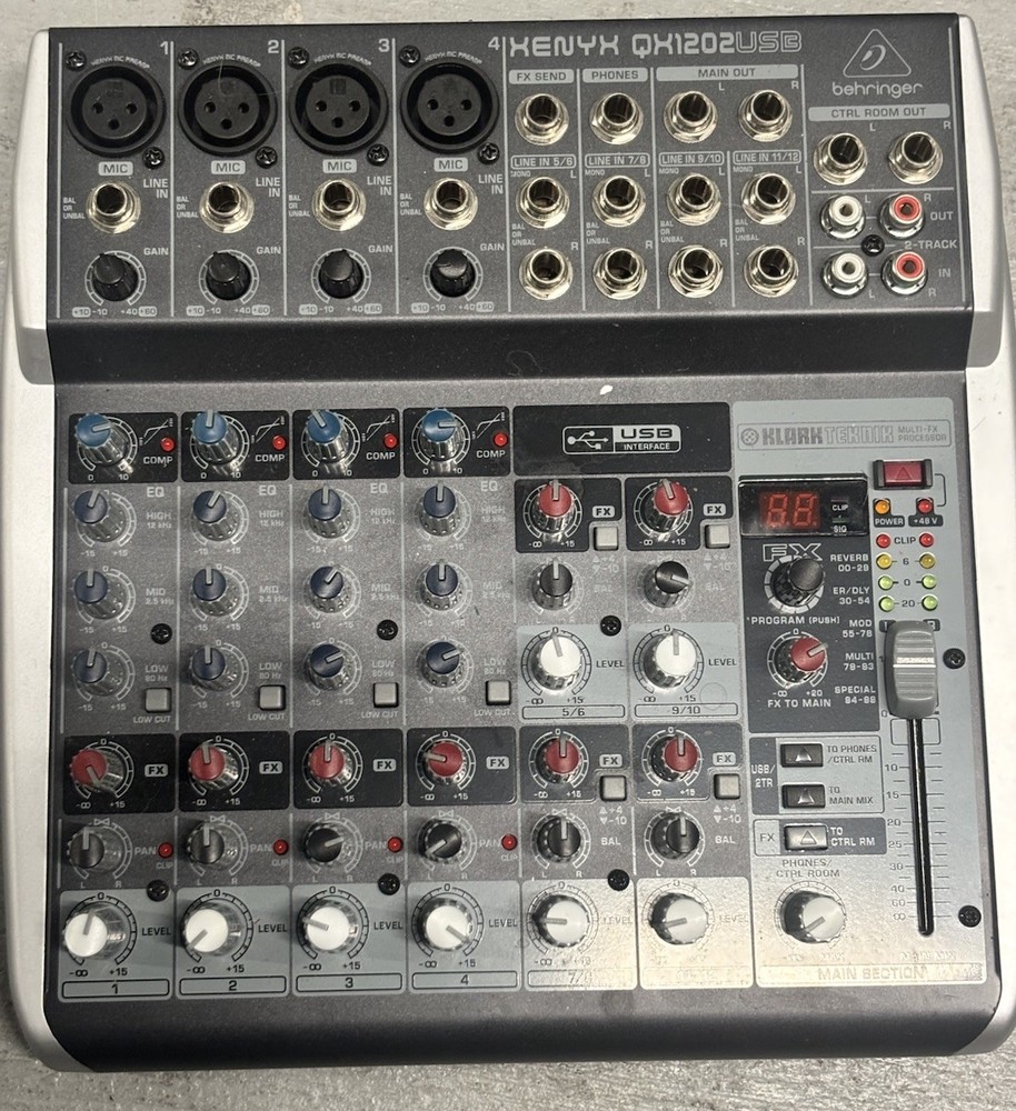 Behringer XENYX Q1202USB.