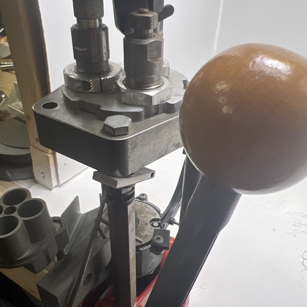 Reloading press withe mounting bolts