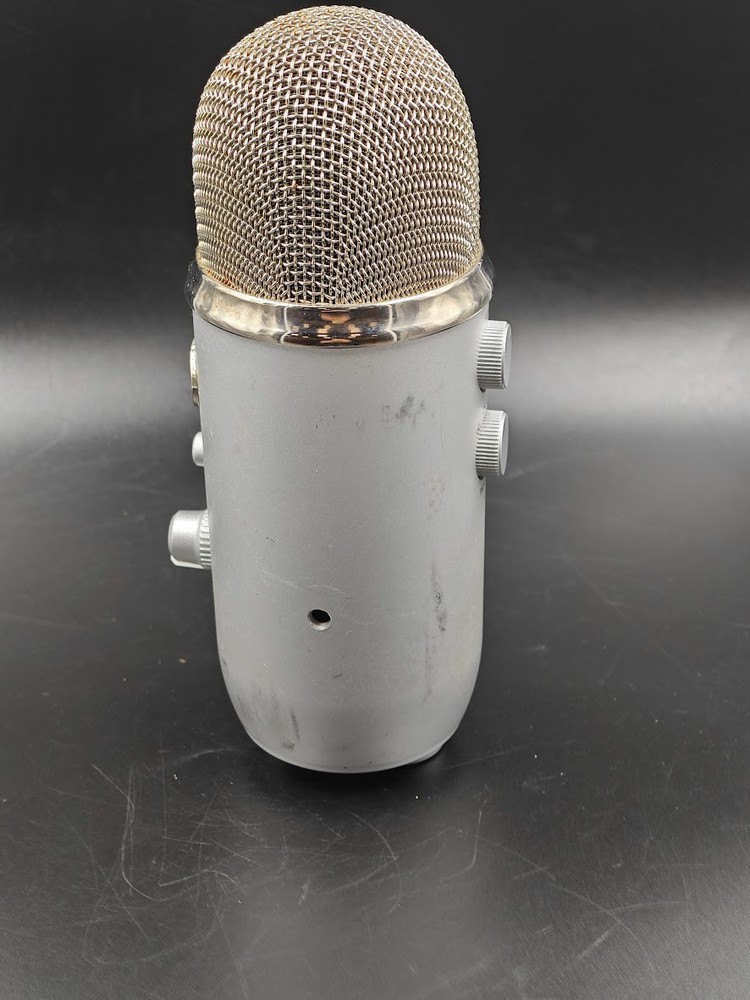 Blue Yeti USB Microphone 5.0V 500mA Silver Used Working