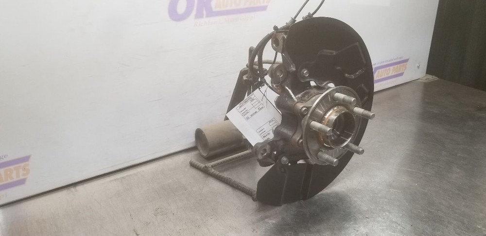 21 FORD MUSTANG GT SPINDLE KNUCKLE FRONT RIGHT PASSENGER