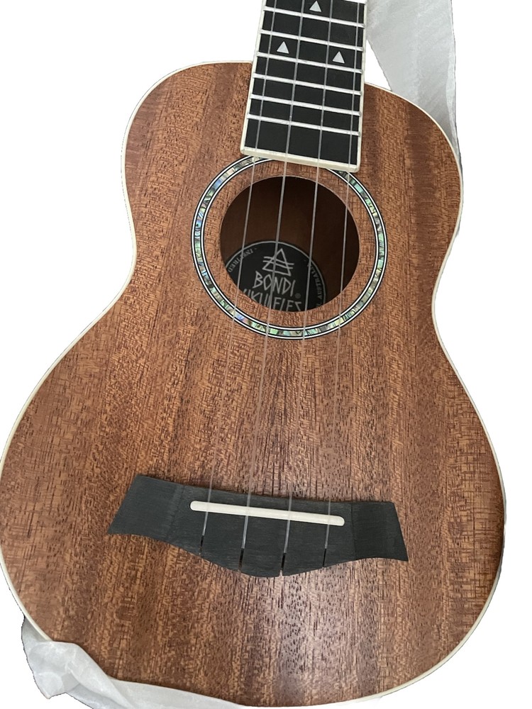 Bondi Ukulele Starter Kit With Soft Case Arcadia Mahogany Gift Idea Learner