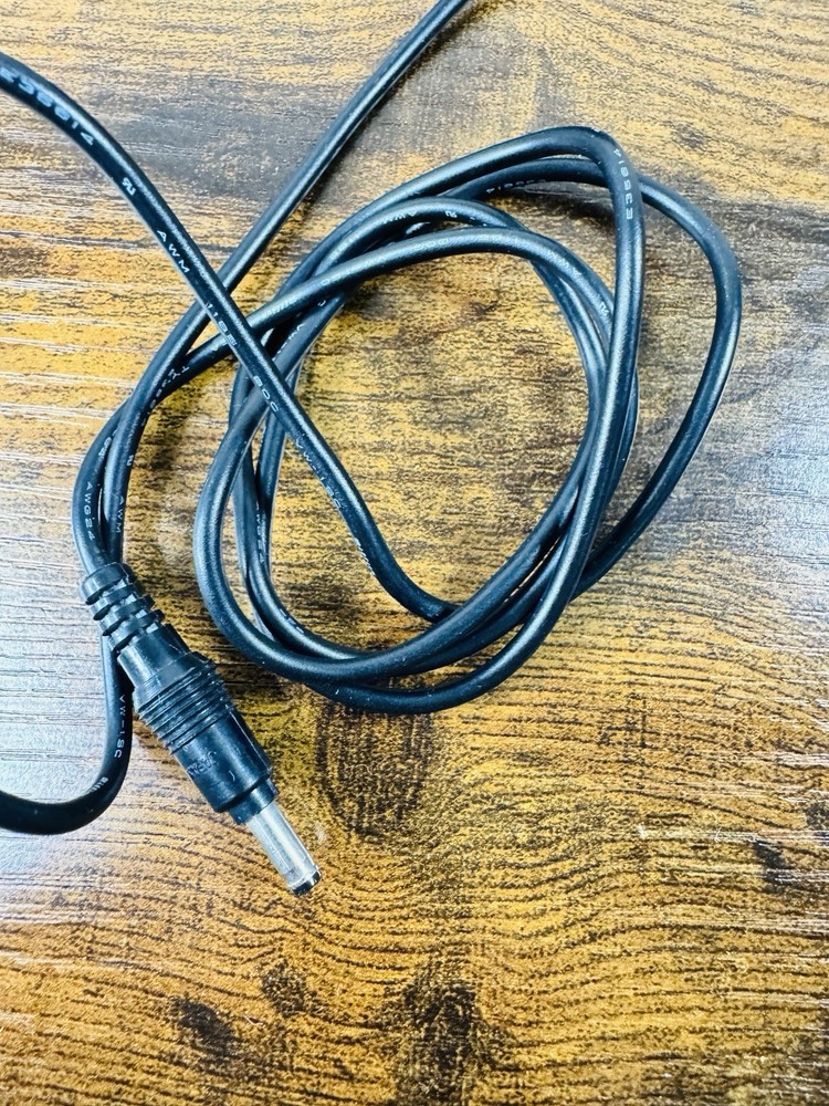 Nikon MH-20 Quick Charger Powers On/untested