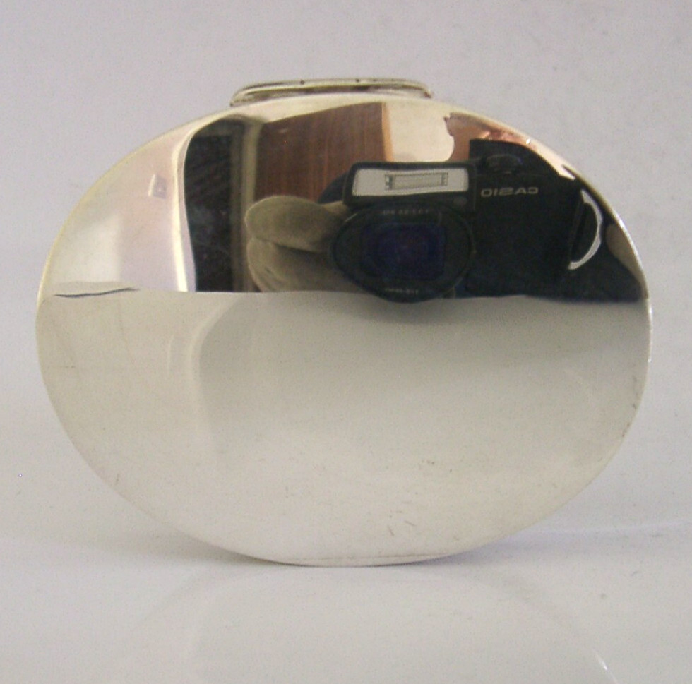 MINT QUALITY ENGLISH SOLID STERLING SILVER BOX 2004 2.25inch