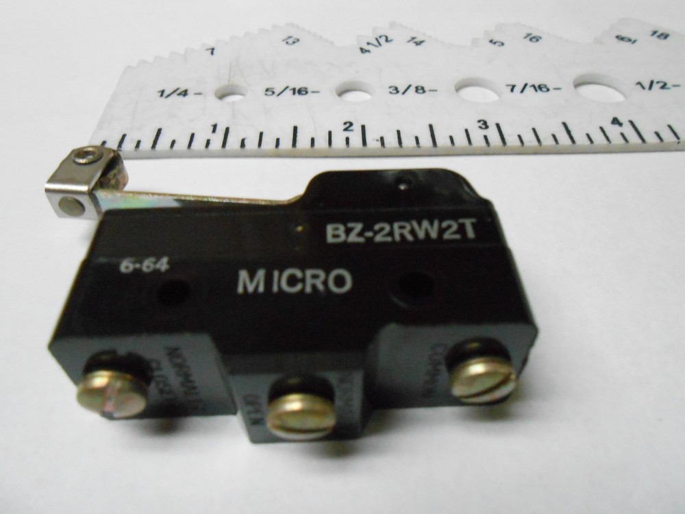 BZ-2RW2T  Microswitch  Switch  Roller Lever NEW OLD STOCK