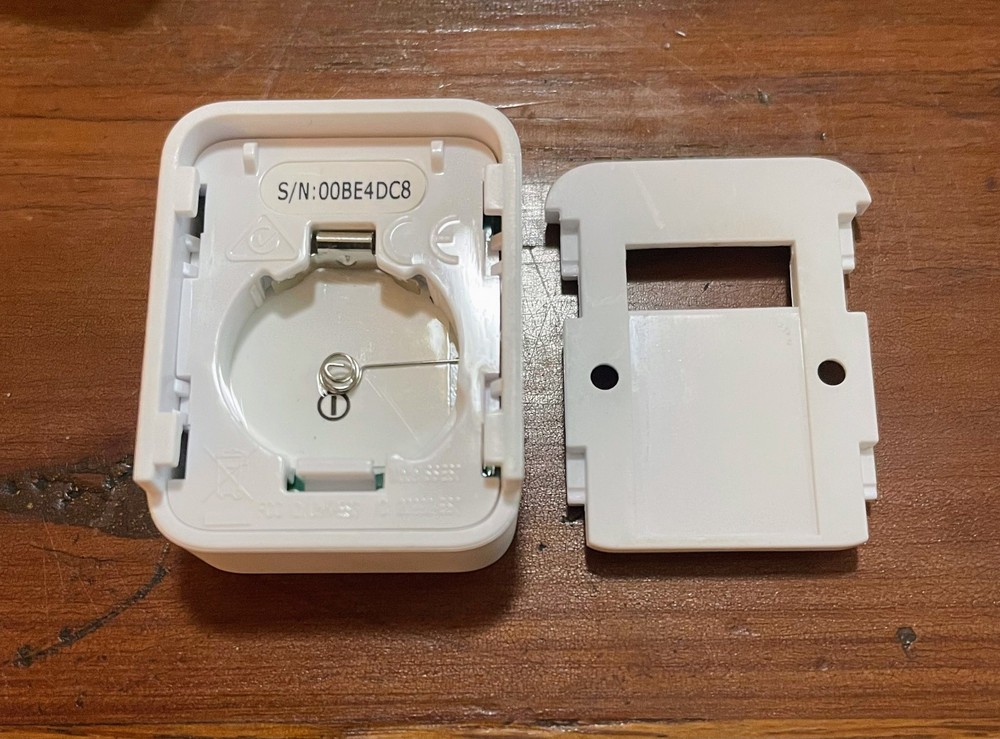 SimpliSafe Security System Base (G3-SSBS3) with Keypad, Indoor Camera and Entry