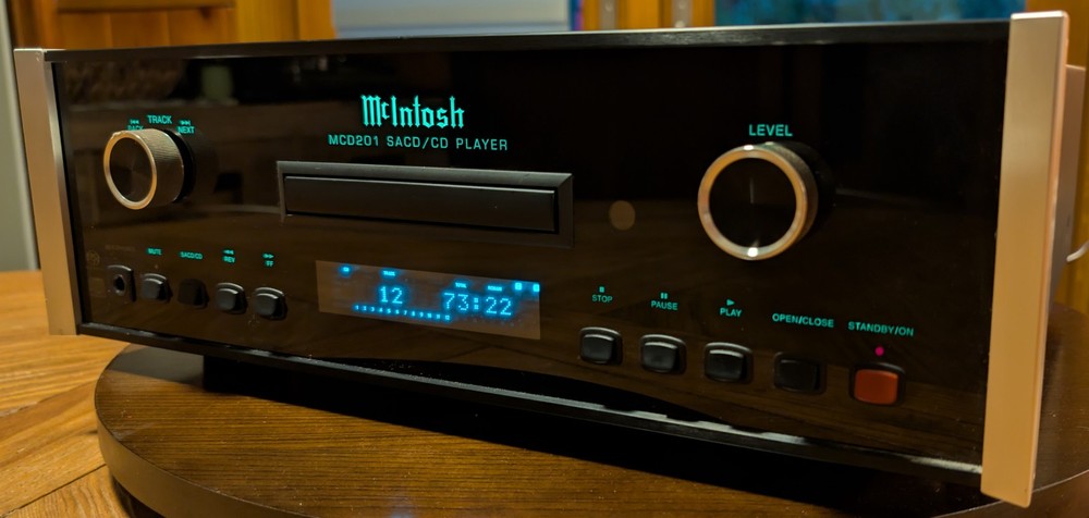 McIntosh MCD201 SACD Player EXCELLENT CONDITION