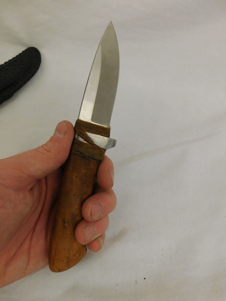 HANDMADE UNBRANDED DROP POINT FIXED KNIFE LEATHER HANDLE 8'' BLACK LACE SHEATH