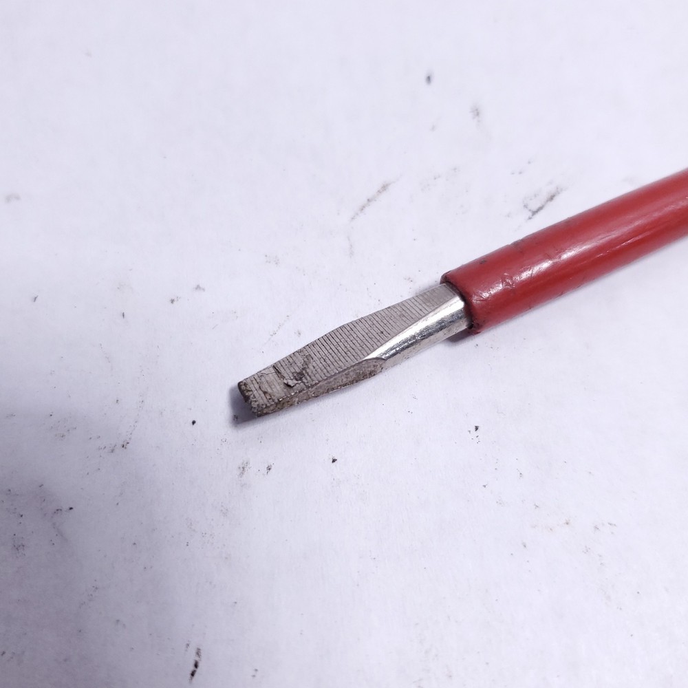 Oxwall Insulated 5000V 8" Flat/Slotted Screwdriver
