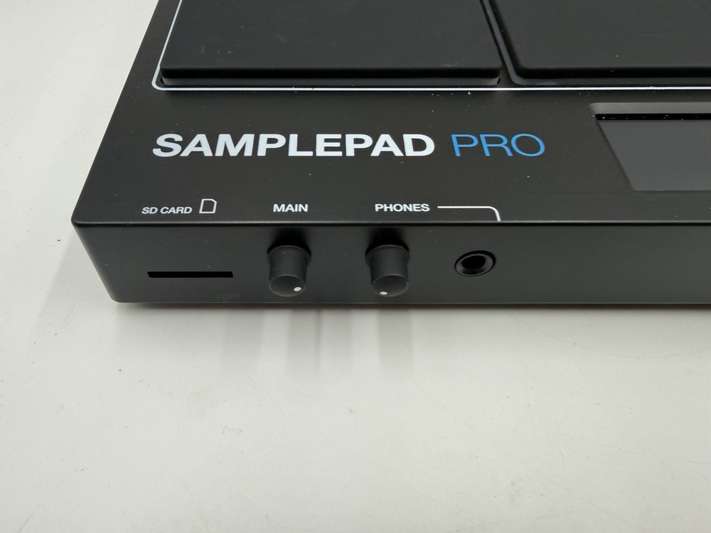 Alesis Sample Pad Pro 8-Pad Percussion and Sample Triggering Instrument