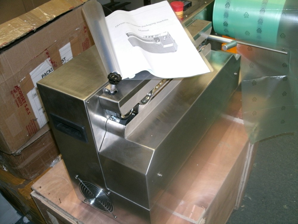 AIR BUBBLE BAG CUSHION PILLOW PACK MAKER MACHINE QD-300
