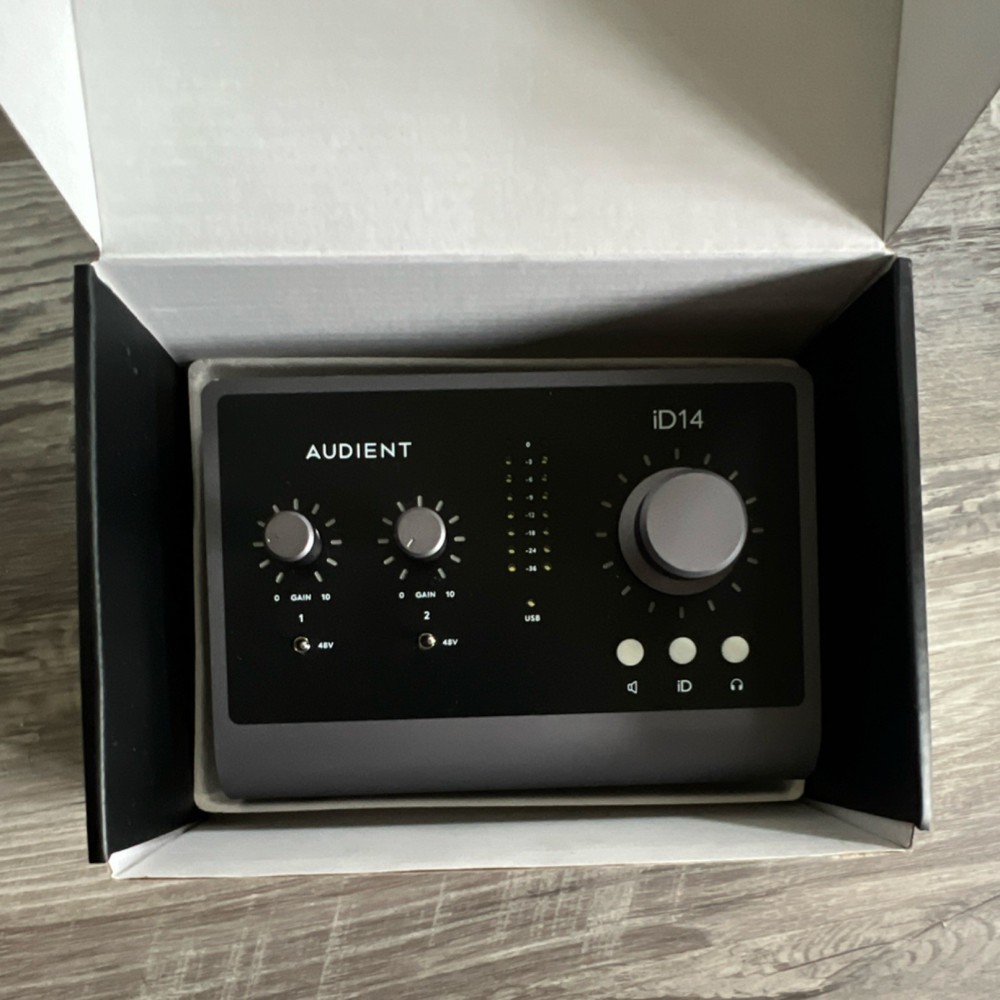 Audient iD14 USB Audio Interface with Phantom Power for Studio/Home Recording