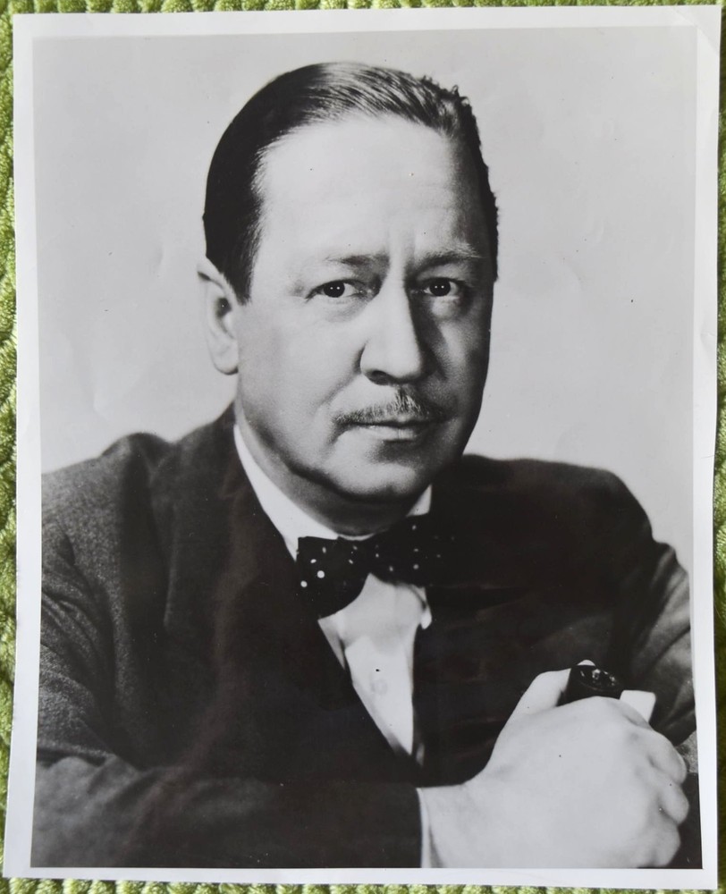 Robert Benchley Hand Signed Paper
