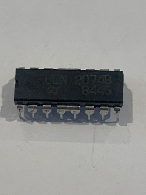 ULN2074B  IC