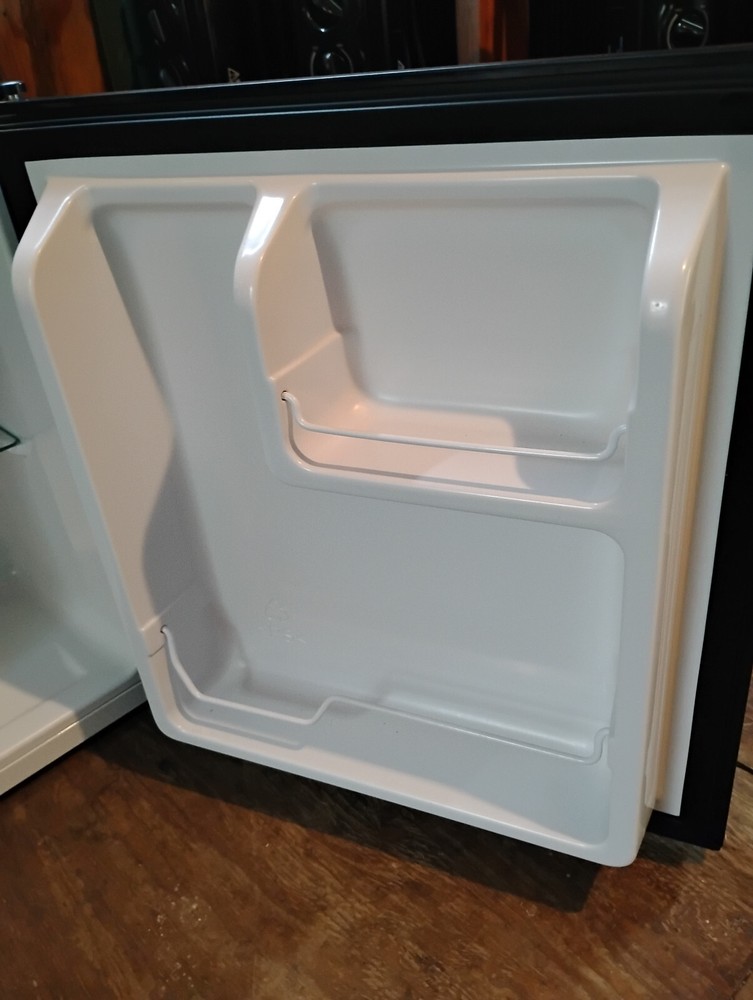 Black Mini Refrigerator 1.5 Cubic Feet