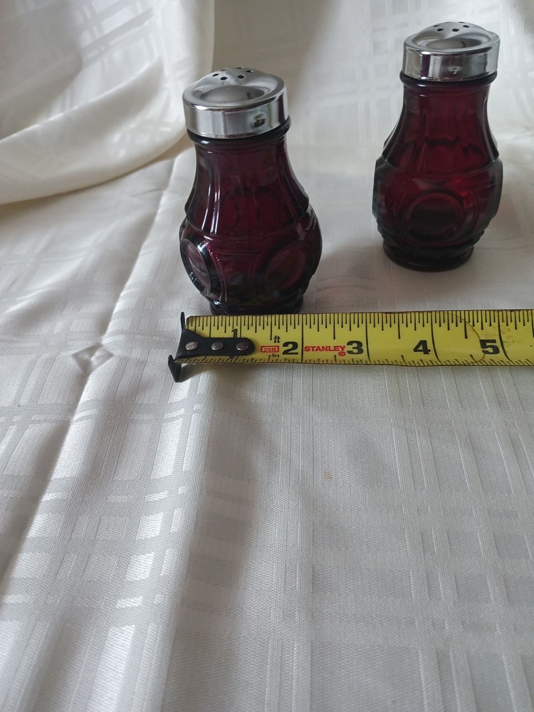 Wheaton Bullseye Ruby Salt Shaker