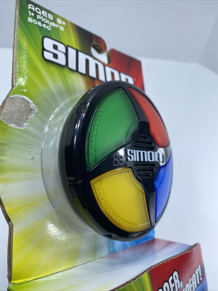 Simon Electronic Game Micro Series Hasbro Watch Remember Repeat 1+ Player New!!