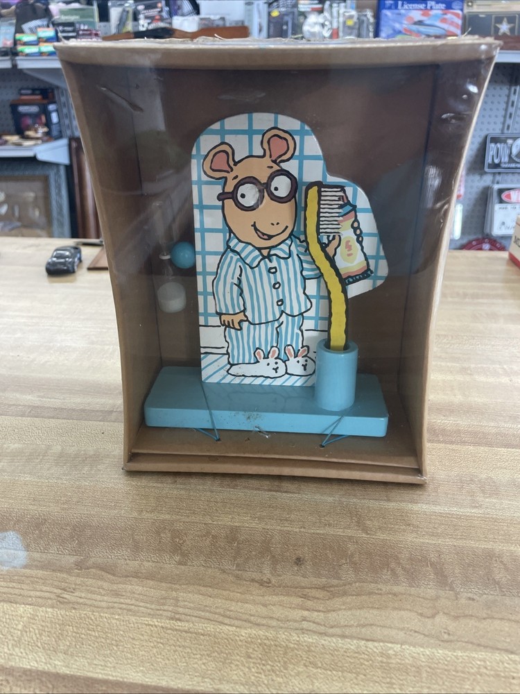 Arthur Toothbrush Holder