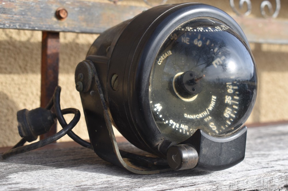 VINTAGE DANFORTH / WHITE CORSAIR SHIP / SAILBOAT COMPASS
