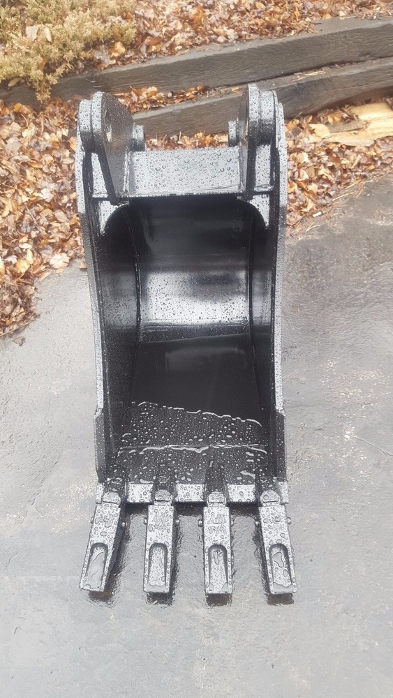New 18" Backhoe Bucket for a Caterpillar 420E