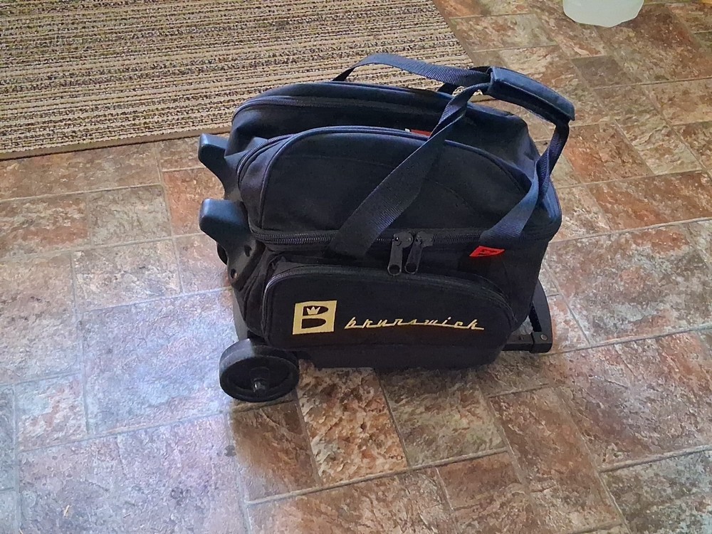 Brunswick Black Rolling Single Bowling Ball Bag Telescoping Pull Handle *Pockets