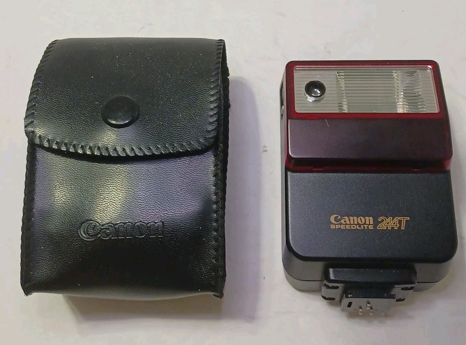 Canon Flash model Speedlite 244T with Case , Nice Condition