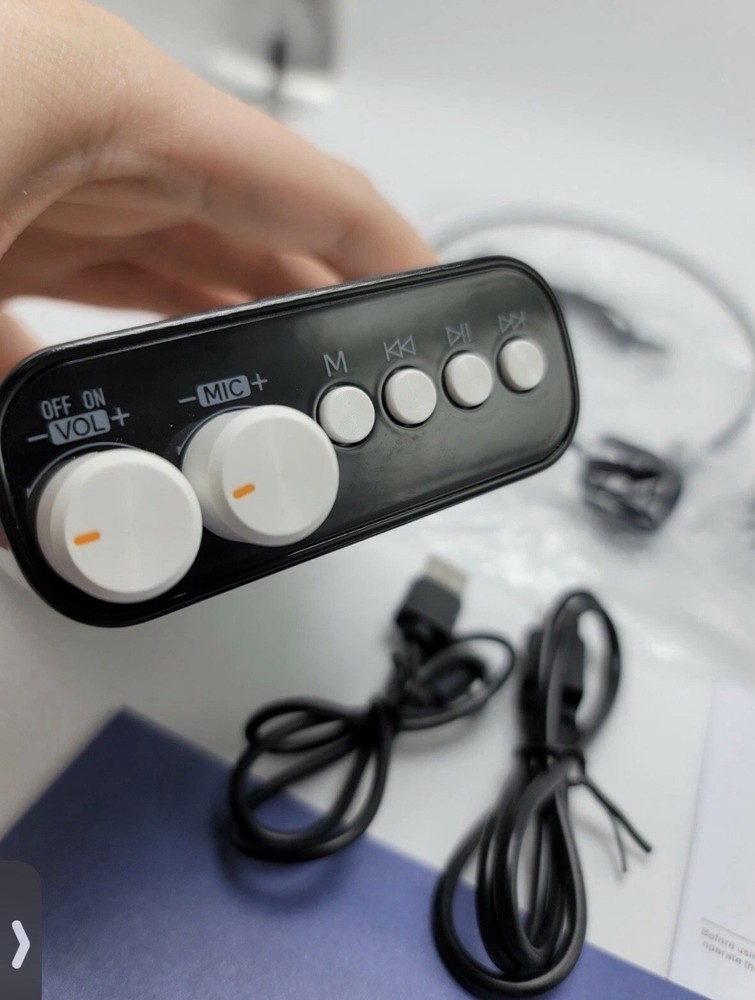 Runnut UHF Wireless Microphone Voice Amplifier (New – Open Box)