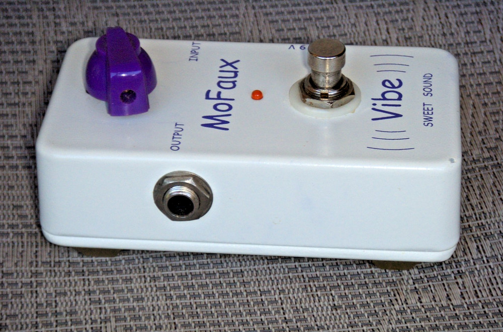 MoFaux Vibe Guitar Effect Pedal