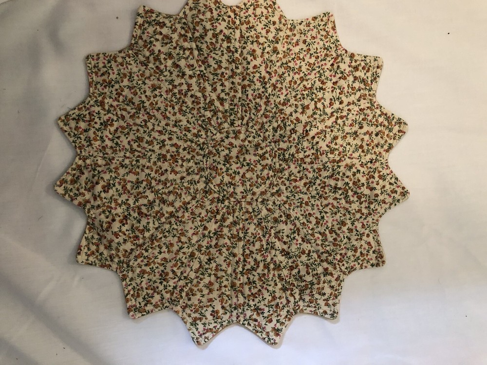 Handmade Dresden Plate Table Mat/Free Shipping