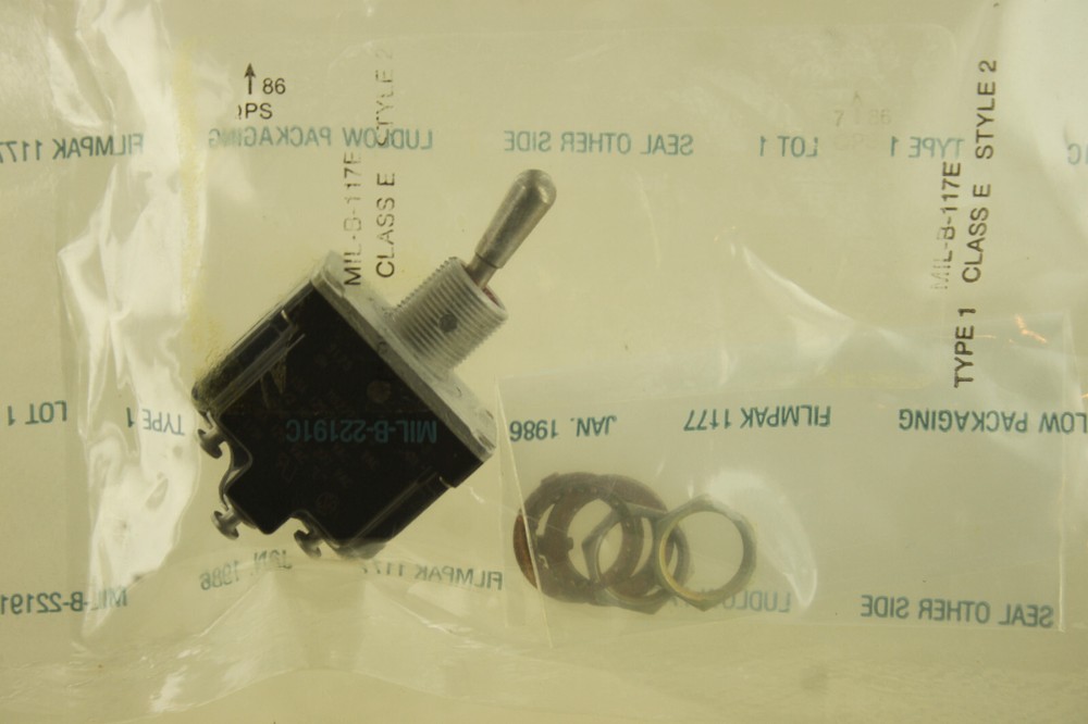 MICROSWITCH MS27735-23 12TL1-3 Toggle Switch NEW